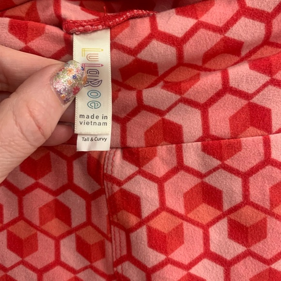 LuLaRoe Valentine TC Leggings. - Picture 3 of 3